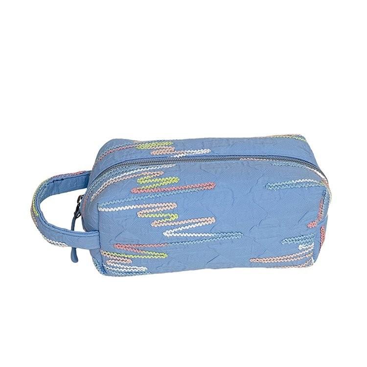Stylish And Spacious Summer Checkered Makeup Bag Cute Portable Travel Handbag