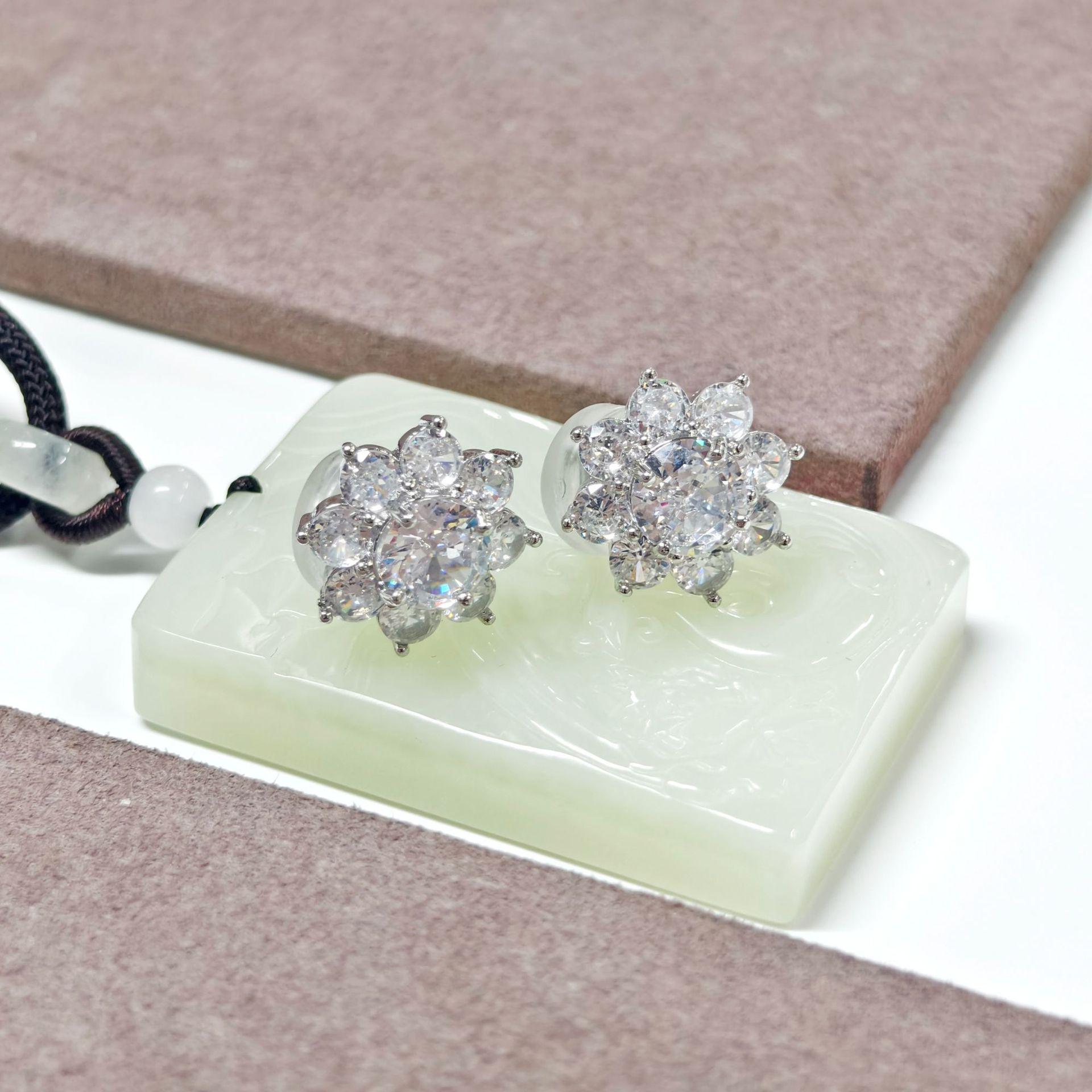 Gesi En Jewelry Exquisite Zirconia Flower Ear Clips - Elegant European & American Style Earrings for Women
