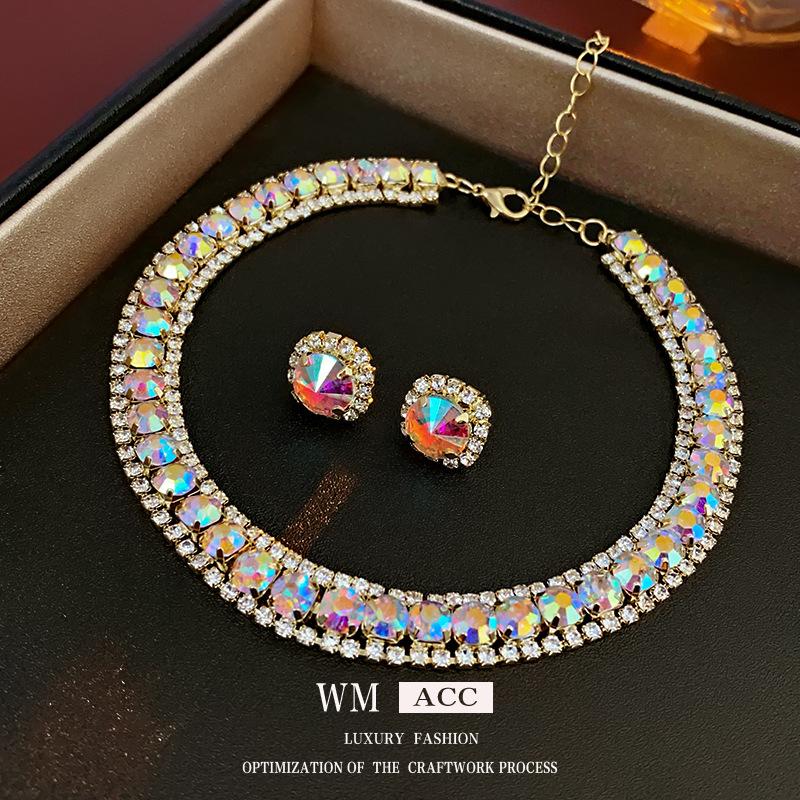 Personalized Color Diamond-encrusted Square Necklace Temperament Exquisite Collarbone Chain Light Luxury High-end Item Decoration