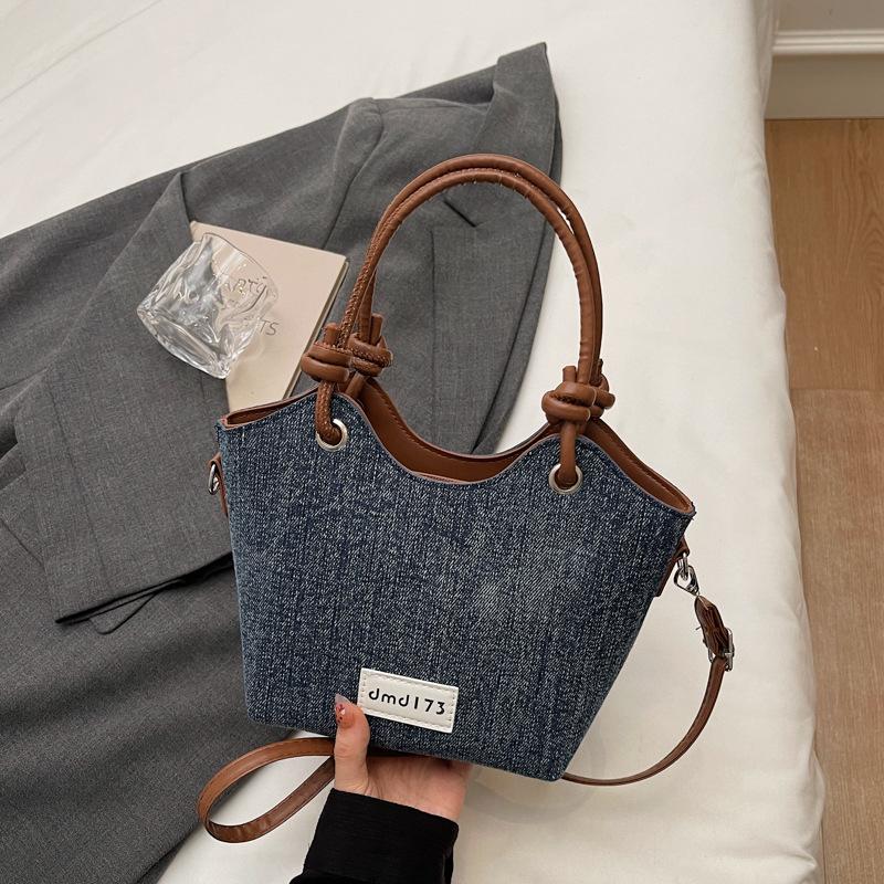 

Осень новая женская сумка через плечо, сумка-мессенджер, текстура, модный нишевый дизайн, повседневная простая ретро сумка-ведро коричневый