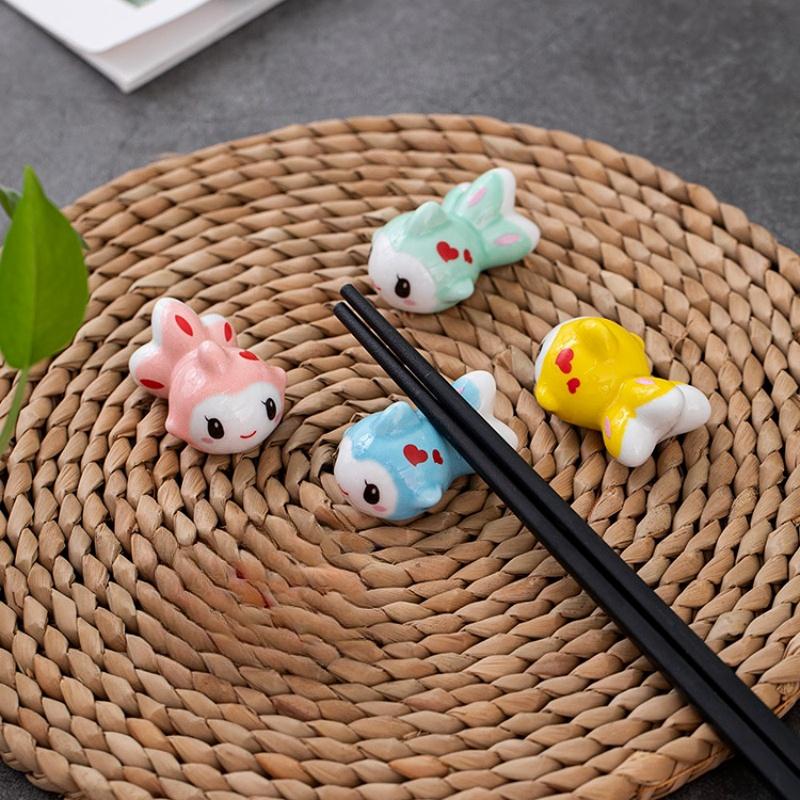 Clown Fish Shape Chopstick Holder Home Kitchen Table Decoration Ceramic Crafts Spoon Shelf Crucian Carp Puffer Fish Tea Pet