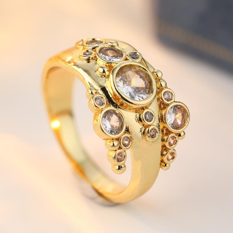 Elegant Luxurious Inlaid Synthetic Zirconia Hollowed Ring for Women Fashion Geometric Designed Banquet Party Jewelry Accessories