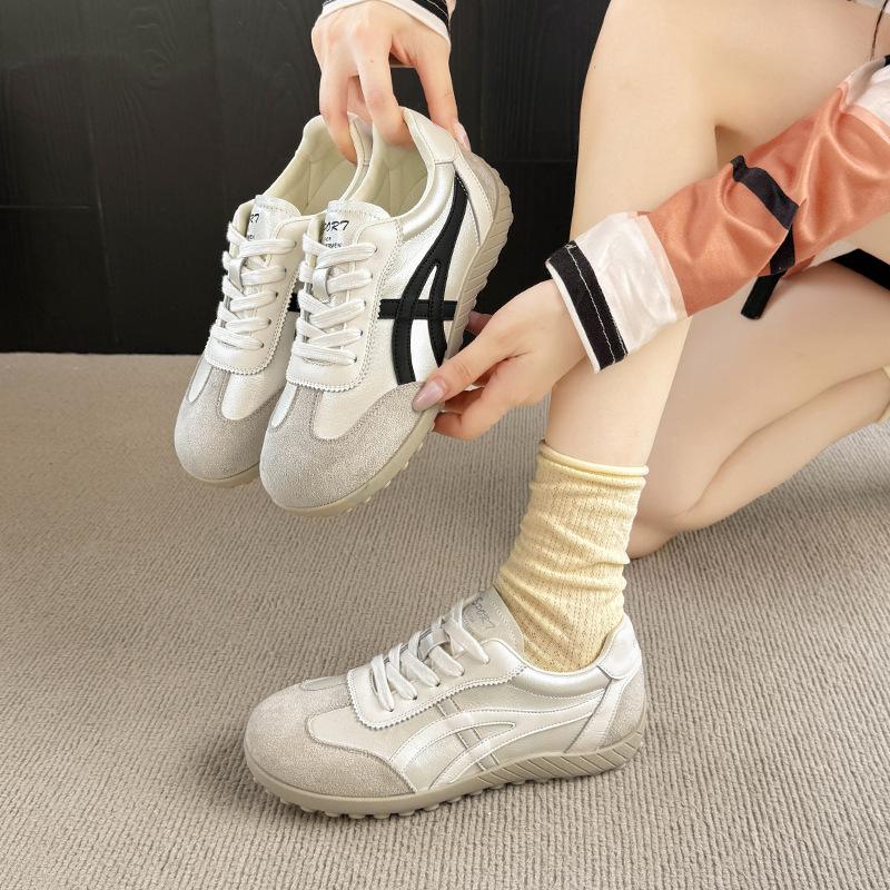 Internet Celebrities Ins Tide Moral Training Shoes Women's 2025 New Flat Bottom Light Forrest Gump Shoes Sports Shoes Casual Board Shoes