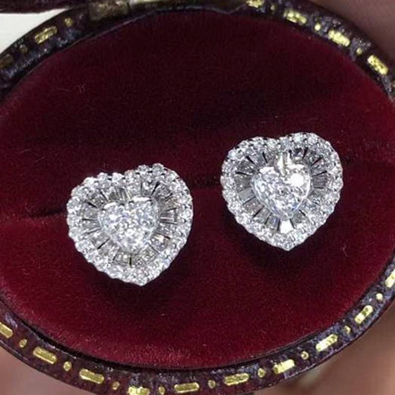 

Huitan Aesthetic Heart Women Stud Earrings Full Shiny CZ Trendy Engagement Anniversary Elegant Accessories Charming Zircon Gift