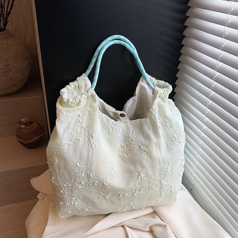 National style embroidered vest bag Small fresh literary temperament Fairy shoulder bag Underarm bag Large capacity commuter tote bag