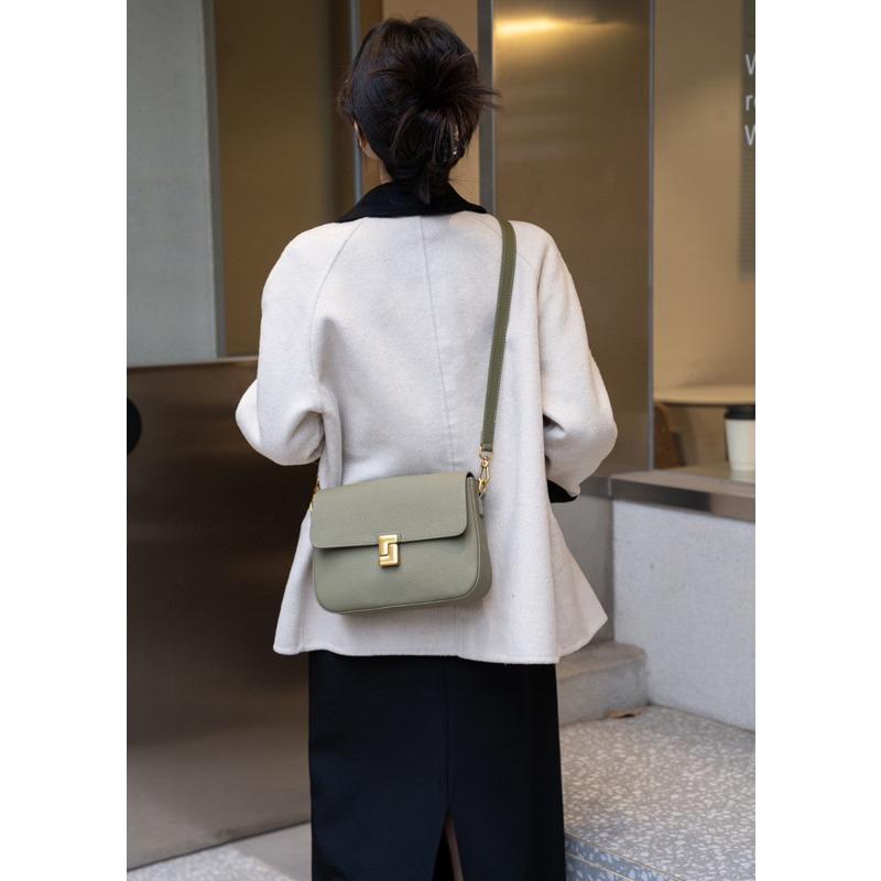 

Весенне-летняя высококачественная текстура иностранной кожи женская сумка одно плечо кроссбоди маленькая квадратная сумка 24*18*6.5CM