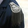 1 Stück Metallquaste Epaulette Retro Gliederkette Blazer Epaulette Punk Schulterepaulette für Herren Damen Jacken Uniformen Party Kostüm Zubehör