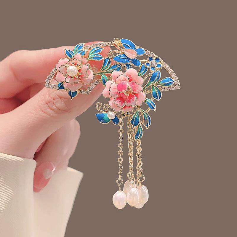 Peony Silk Tassel Corsage: Retro Cheongsam & Hanfu Brooch Accessory