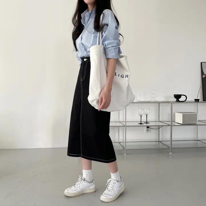 Spring 2025 Korean Chic Women's White Shirt: Loose-Fit Top for Petite Sizes