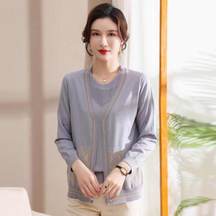 Mom's Fashion Autumn Clothes for Middle-aged and Elderly People Are Thin and Two-piece Large-size Short-sleeved T-shirts.
