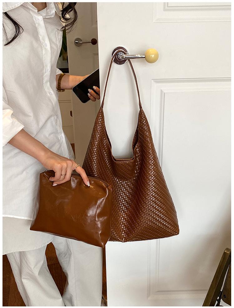 Women's Retro Large Capacity Woven Shoulder Bag - 2026 Underarm & Mother-Child Style