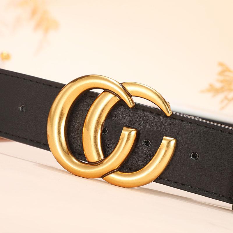 Doppelseitiger Damen-Rindsledergürtel mit GG-Schnalle - Modisches und schlichtes Design.