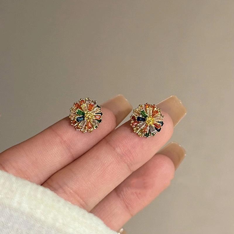 

Корейские Серьги с Цирконом в Виде Цветов Элегантные Милые Женские Украшения Аксессуары для Повседневной Работы