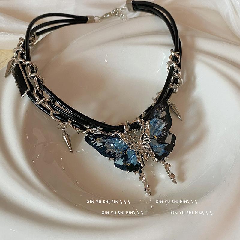 Sweet Cool Heavy Industry Rivet Butterfly Leather Rope Clavicle Chain Personality Diablo Unique Punk Trend Spice Girl Necklace