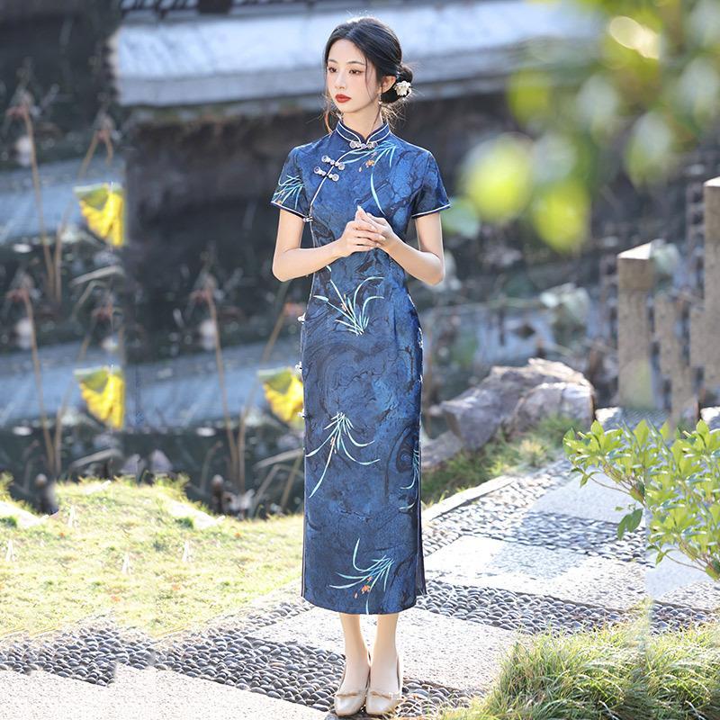 Blue national style new Chinese long improved cheongsam 1011 new women's retro slim short-sleeved catwalk spring and summer