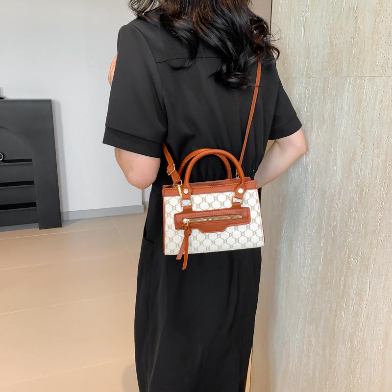 Fashion light luxury handbag women's 2025 new retro printed small square bag niche high-end shoulder messenger bag