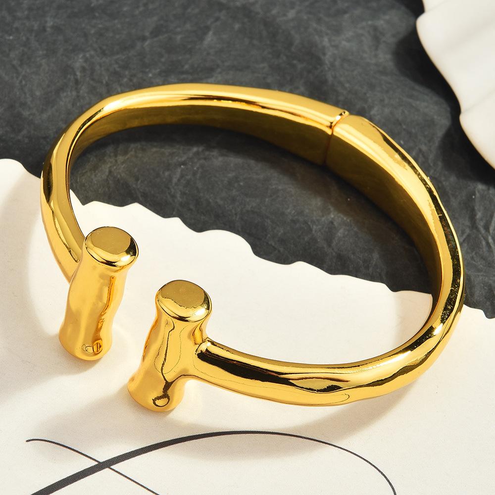 Spanish Niche Trendy Brand Metal Geometric Hammer Bracelet Female Russian Fashion Temperament Bracelet Female