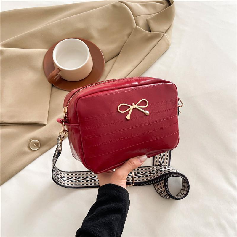 Süße lässige Schulter-Achseltasche 2025 neue einfache einfarbige Schleifen-Umhängetasche personalisierte kleine quadratische Tasche