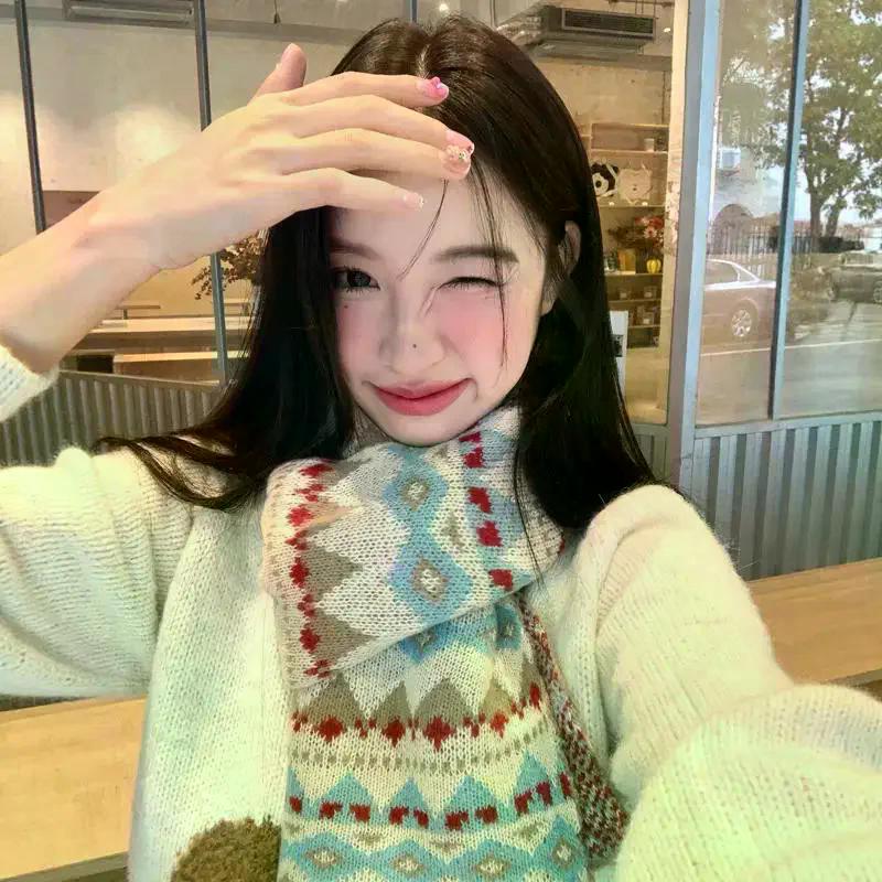 Women's Winter Jacquard Knitted Scarf Retro Thickened Warm Woolen Scarf Fashion Scarf