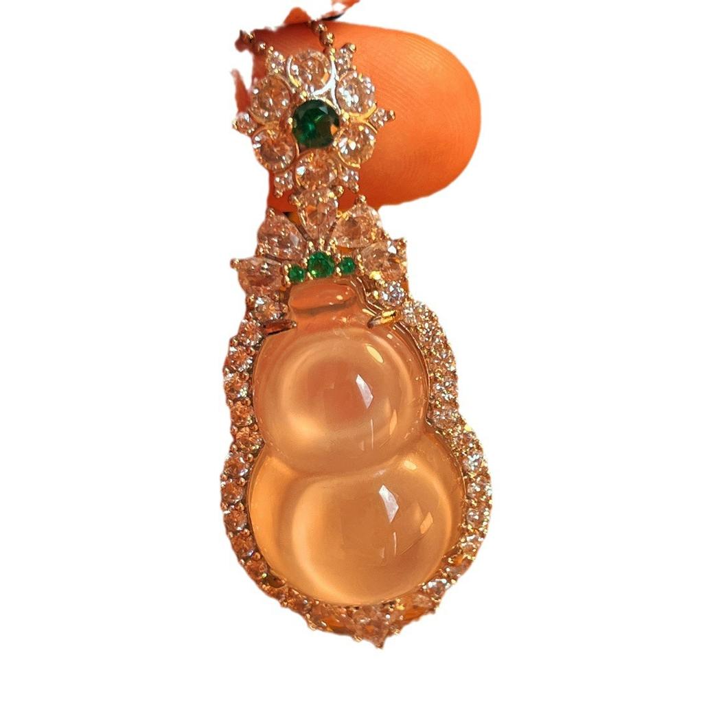Jade White Ice Light Natural White Chalcedony Pendant Agate Pendant, Real Shot