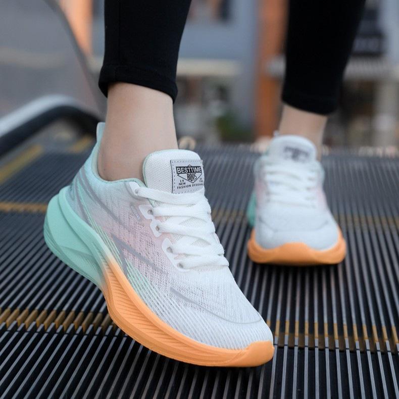 Couple model Men's and women's same lightweight mesh breathable running sports and leisure shoes Men's student shoes Women's shoes