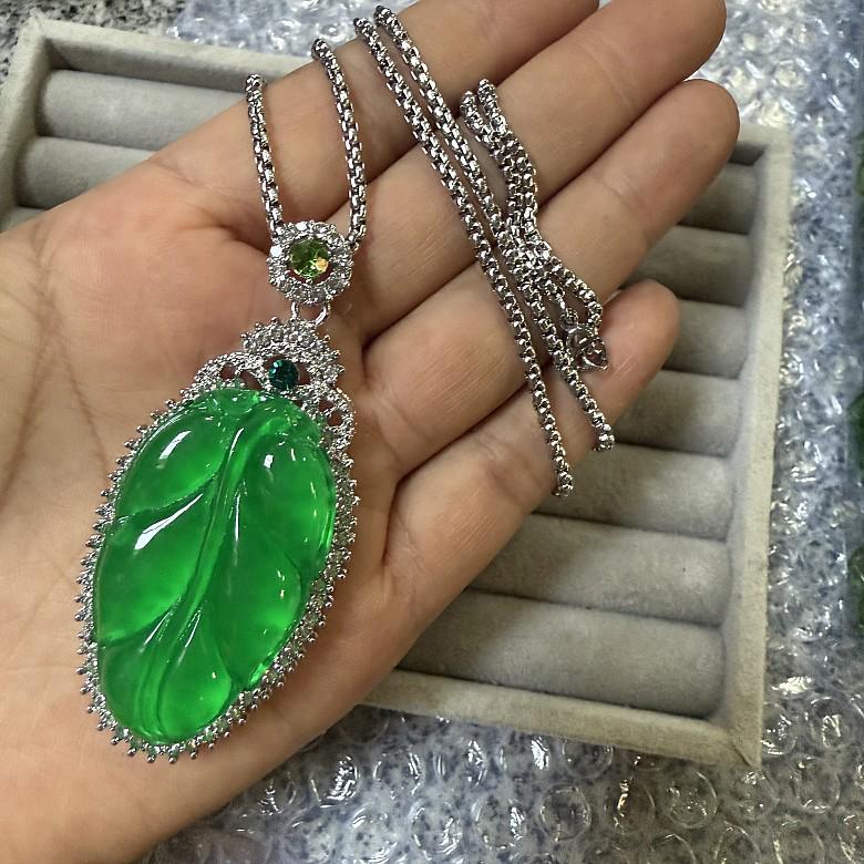 Elegant Women's Pendant Necklace: High-Quality Imitation Chalcedony with Jade Green Ping'an Pai, Featuring a High Ice Jade-Inlaid Design.