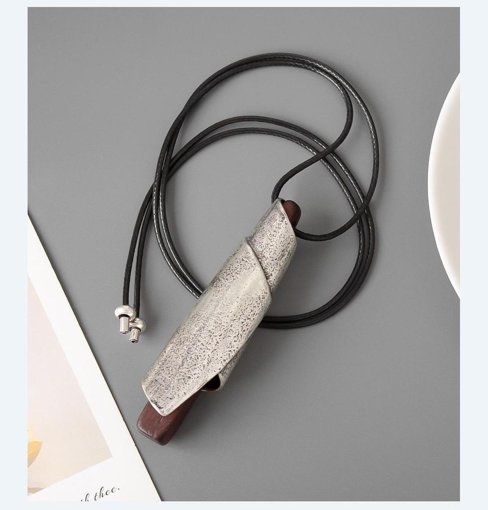 Vintage-inspirierte hölzerne Winterpfeifen-Halskette