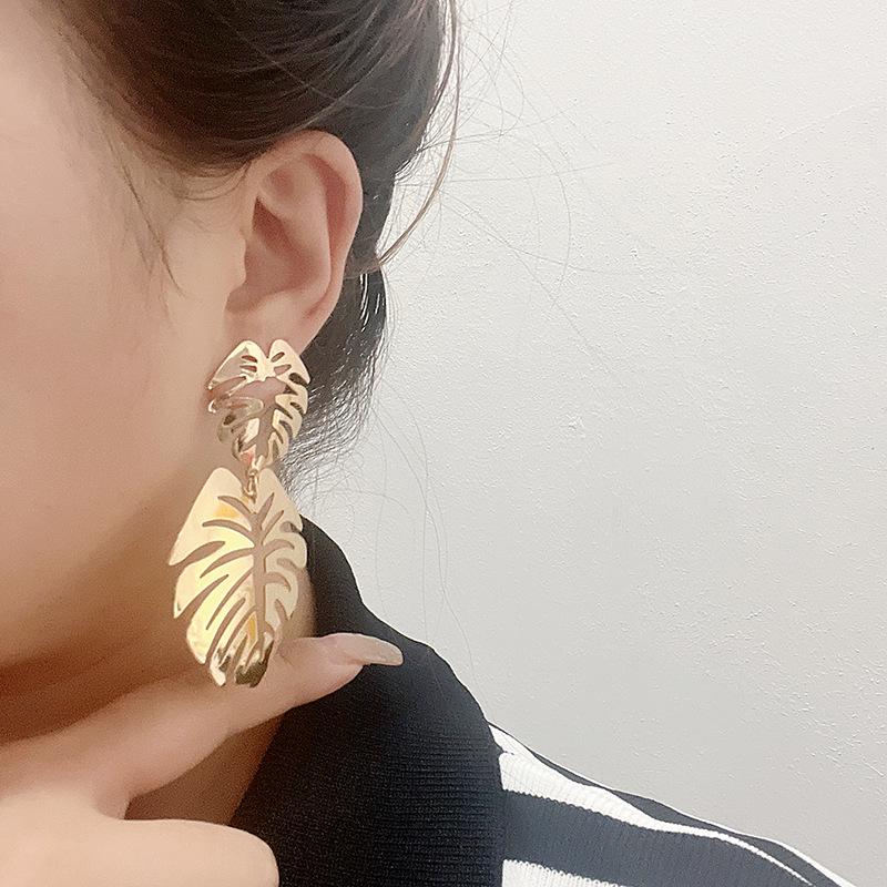 Silver Needle Retro Metal Leaf Branch Hollow Earrings - New High-End Summer Temperament Accessories