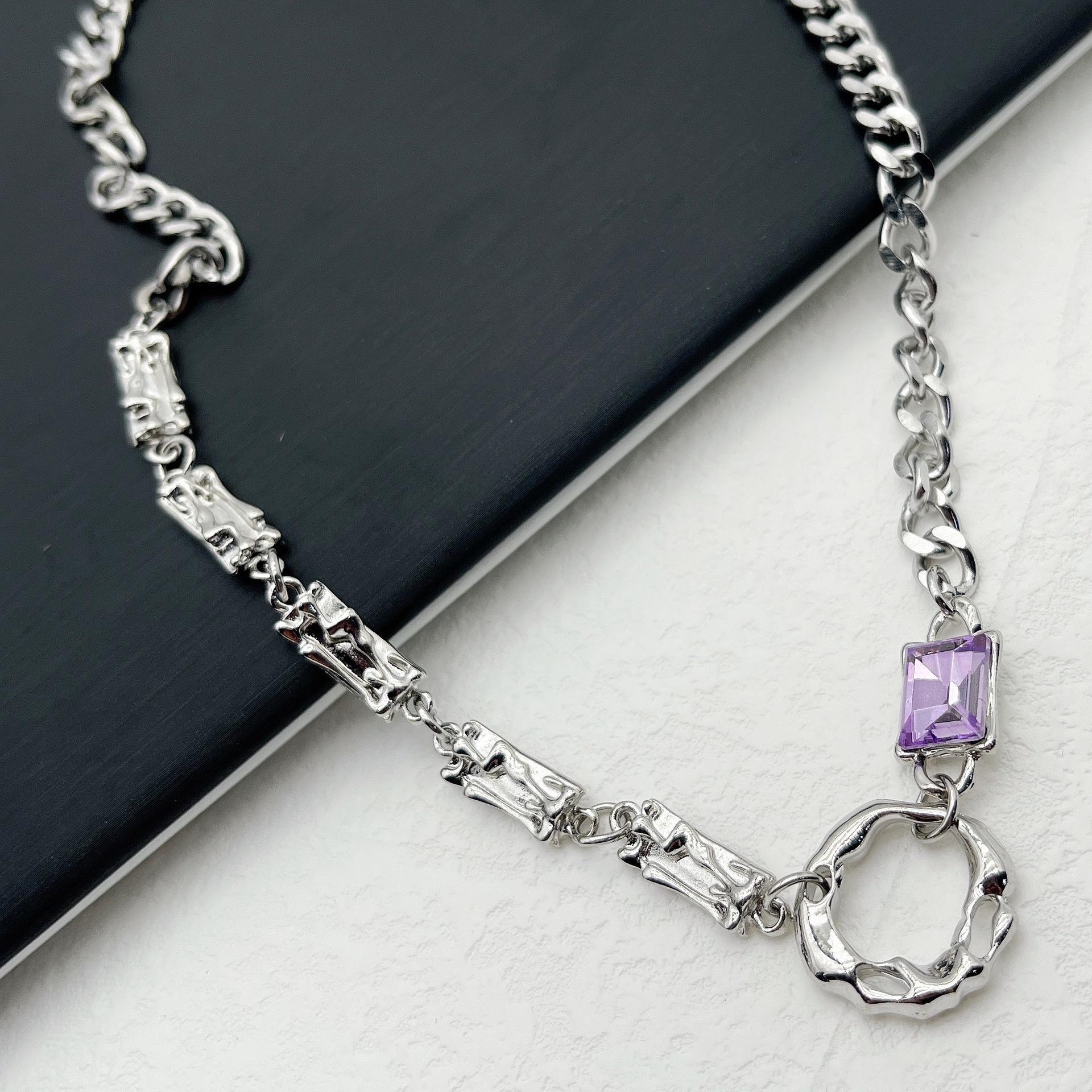 

Необычный дизайн, чувство, черный камень, титановая сталь, геометрическое кольцо, ожерелье-сплайсинг, мужское и женское ожерелье премиум-класса