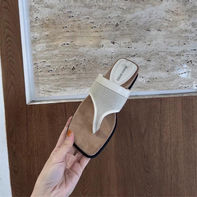 Summer Casual Wear 2025 Flip-flops Retro Slope New Women's Slippers Roman Style Pinch Feet Holiday Sandals