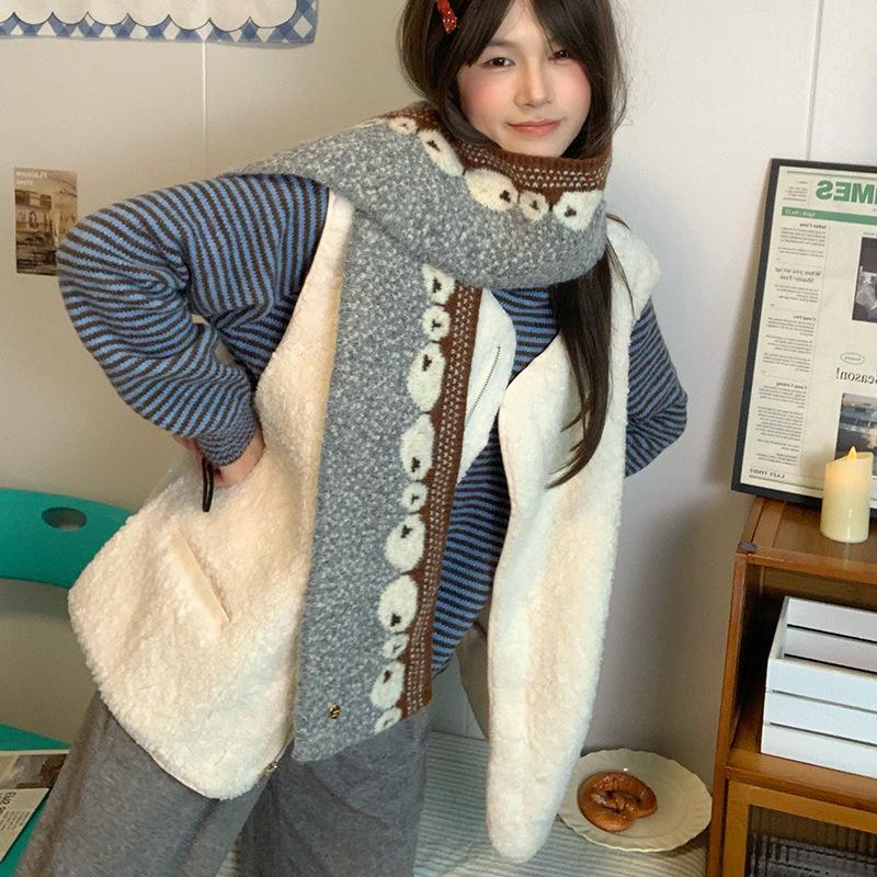 Luochi Sweet Sheep Knit Scarf: Cozy Jacquard Neck Gaiter for Autumn/Winter, Perfect for Students and Couples