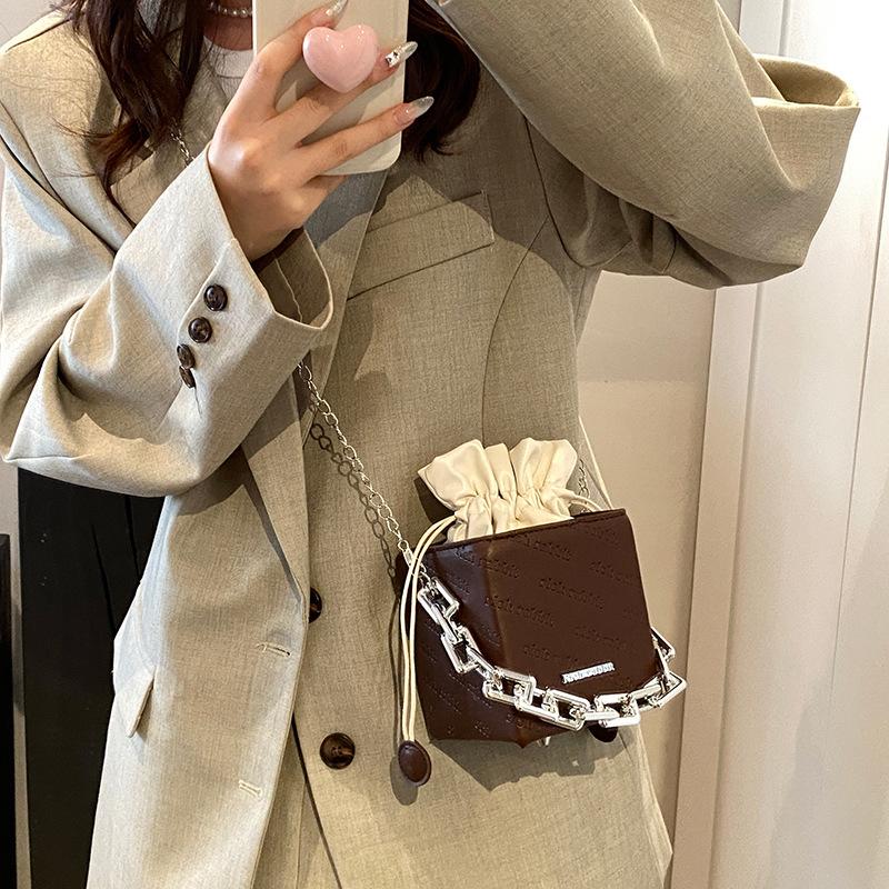 Fashionable Trendy Bucket Shoulder Bag Simple Fashion Crossbody Bag for Women Summer New Style Trendy Simple Small Bag