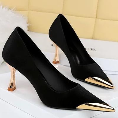 Modedesigner Damen Pumps Luxus Metall Wildleder Dekoration Spitze Zehenpartie Büro Slipper Schuhe Hohe Absätze Kleid 2024 Herbst Anmut