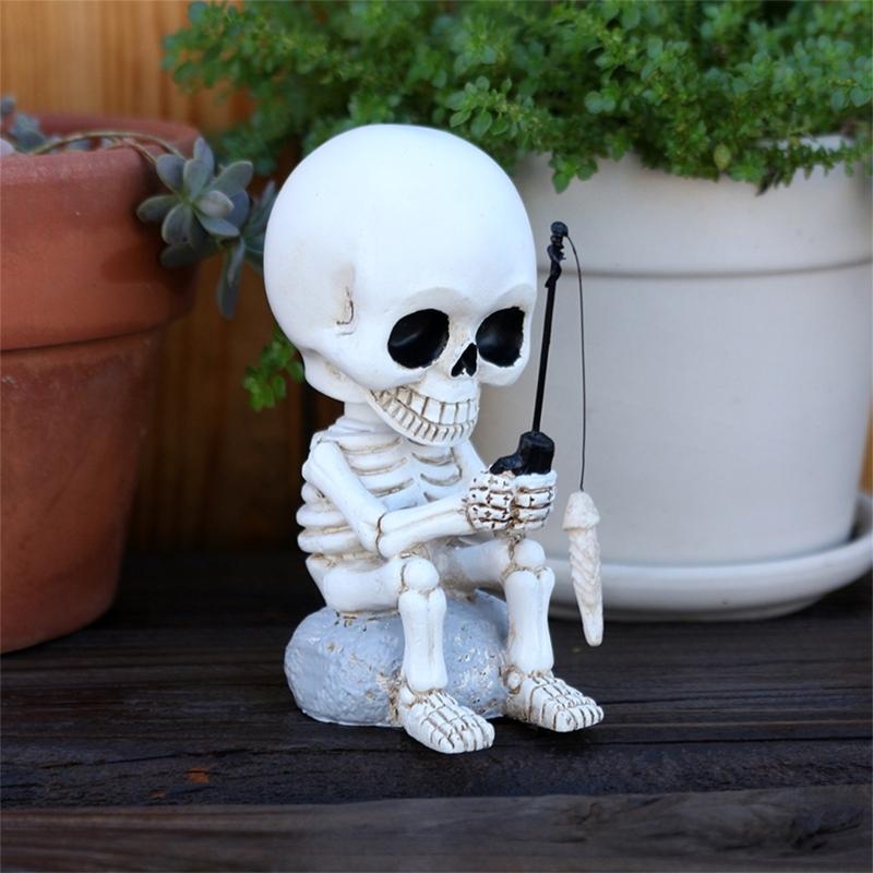 Outdoor Resins Halloween Skeleton Fisherman Sculpture With Shaking Head Design For Garden Patios Pond Decoration Gift