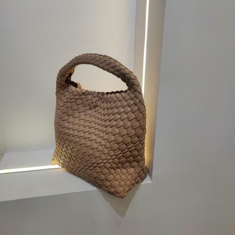 Yi Jinyuan Hand-woven Bag 2023 Small Handbag Cross-section Group Light Luxury Women's Handheld