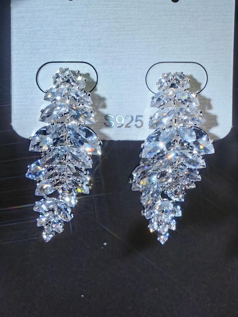 Koreanischer Stil 925 Silber Schmetterling & Quaste Ohrringe mit Zirkonia, Strass und Perlen Akzenten für Herbst/Winter.