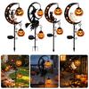 Gruselige Außen-Terrassen-Akzente Solar-Halloween Metall-Gartenstecker-Licht, Automatisches Ein-/Ausschalten Halbmond Schwarze Katze mit Hängenden Solarbetriebenen Laternen Kürbis