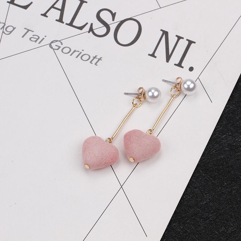 Herbst und Winter, Flanell Pfirsichherz Liebe Asymmetrische Ohrringe, Perle Süße Temperament Ohrringe