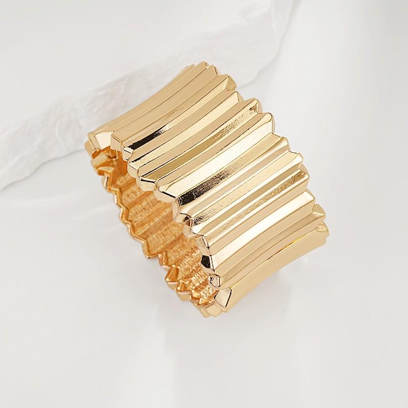 Interlocking Ring Open Bangle - European & American Light Luxury Design for Women