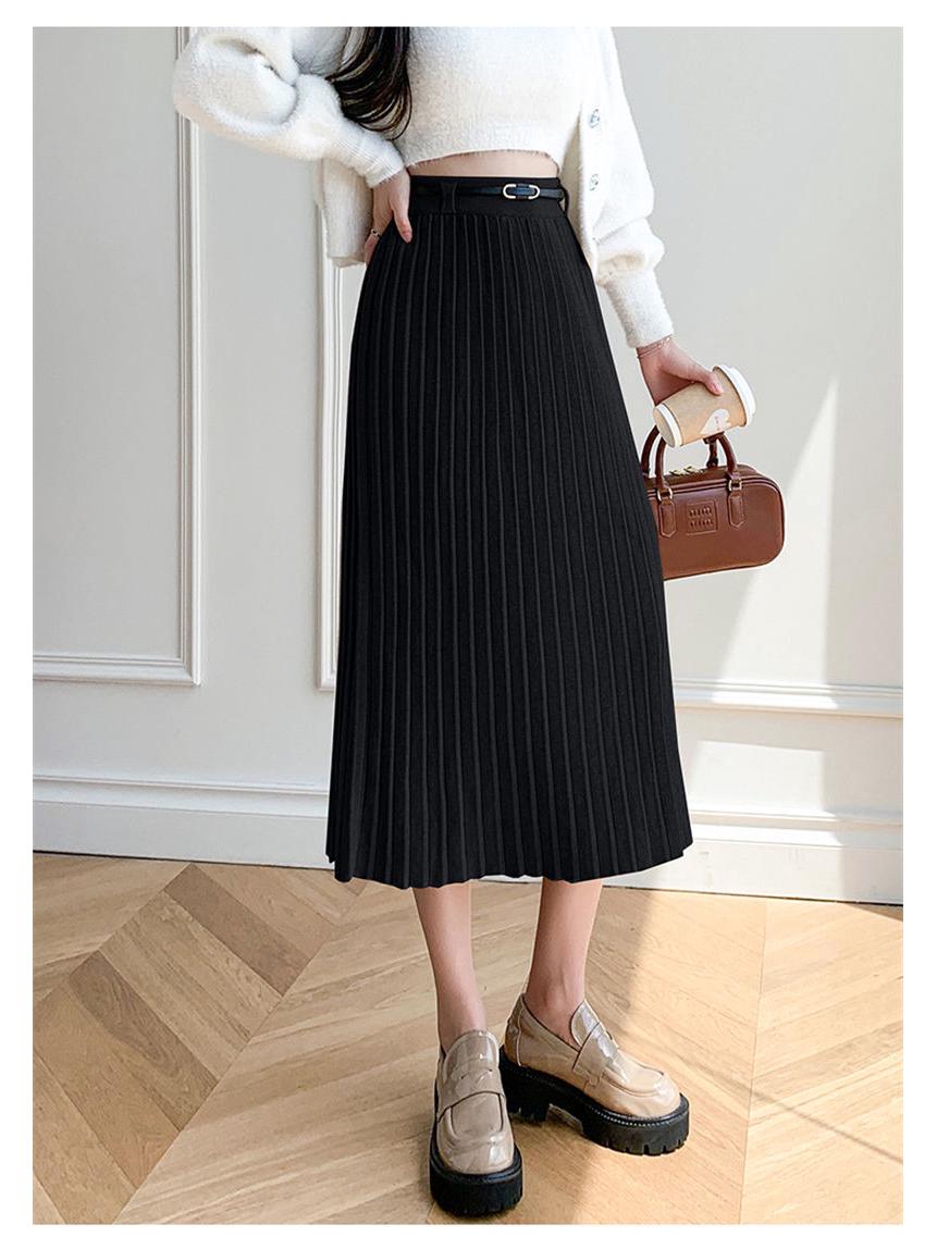 

Женская плиссированная трикотажная миди-юбка А-силуэта с высокой посадкой - Коллекция Осень/Зима 2025 One Size [80-150] чёрный