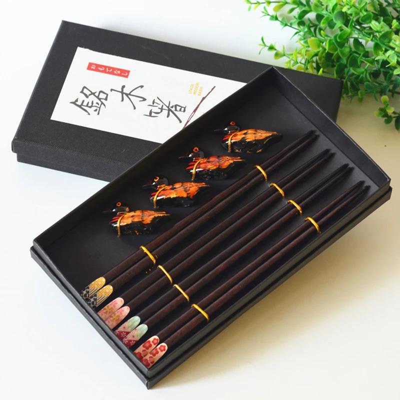 Chinese Style Wooden Chopsticks Gift Box Japanese 4 Pairs Of Chopsticks + 4 Pcs Chopstick Rest Creative Housewarming Gift Pack