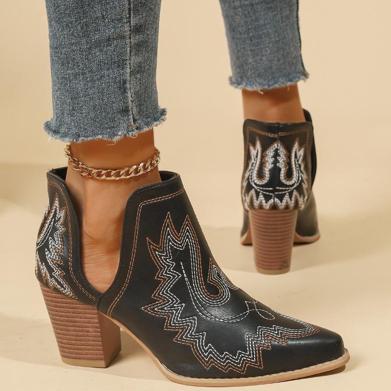 Autumn and winter new large size pointed Martin boots thick heel embroidered western cowboy boots