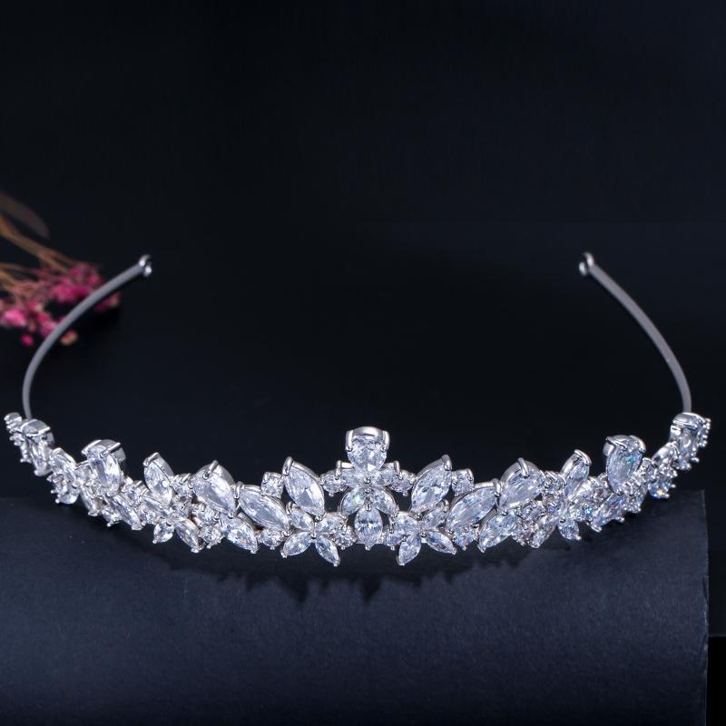 Hochwertige Funkelnde Zirkonia Romantische Braut Luxuriöse Blume Diadem Krone Hochzeit Brautjungfer CZ Haarschmuck Schmuck