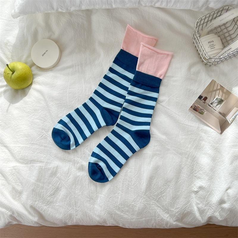 

Early Autumn Niche Design Color Striped Double-Layer Socks Stacked Through Contrasting Color Candy Color Stockings One size fits all powder синього кольору