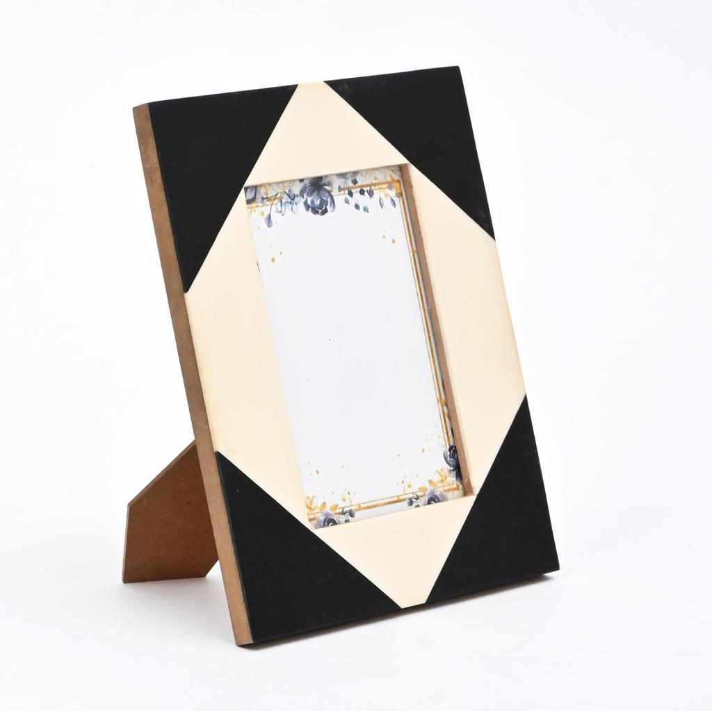 Contemporary Geometric Resin Photo Frame – Black & White