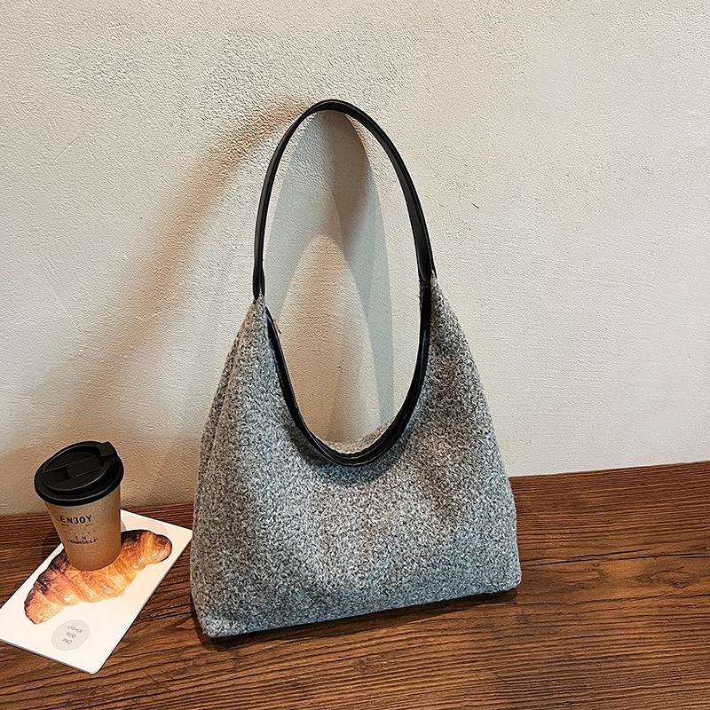 Retro Casual Large-capacity Tote Bag Women's 2025 Autumn and Winter New Fashion Trend Underarm Bag Commuter Versatile Women's Bag