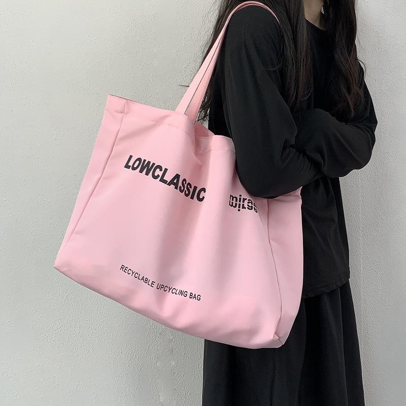 

2025 Новая однотонная сумка через плечо большой вместимости с принтом букв, сумка-тоут