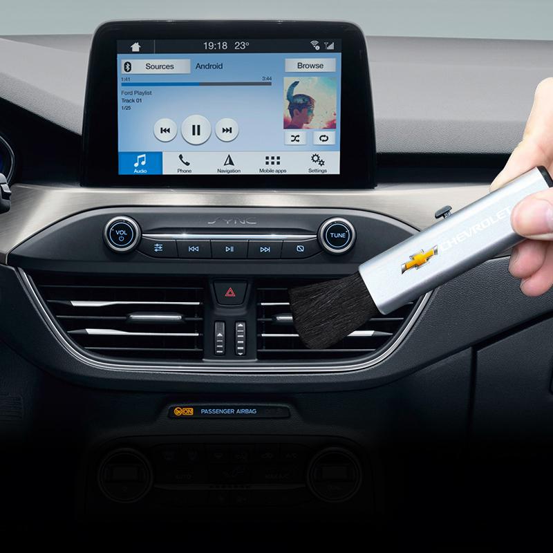 Telescopic Car Interior Cleaning Brush Dust Clean Tools For Chevrolet Corvette Montana TrailBlazer Silverado Traverse Camaro