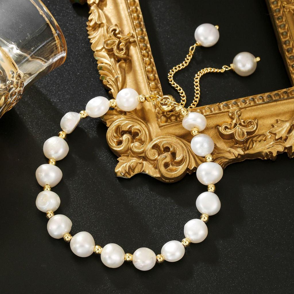 Autumn & Winter French Freshwater Pearl Bracelet: Muffin-Shaped, Luxurious, Exquisite Gift for Girls