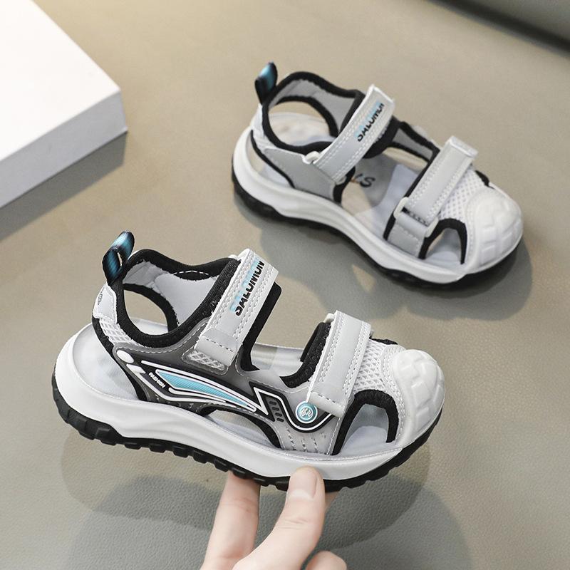 Children's sandals brick and mortar store children's sports shoes Baotou summer new beach shoes sports Velcro sandals